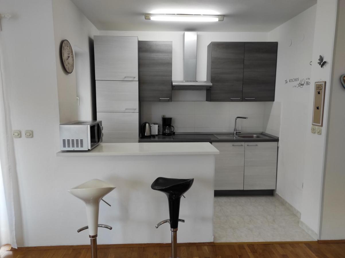Apartman Eli 로비니 외부 사진
